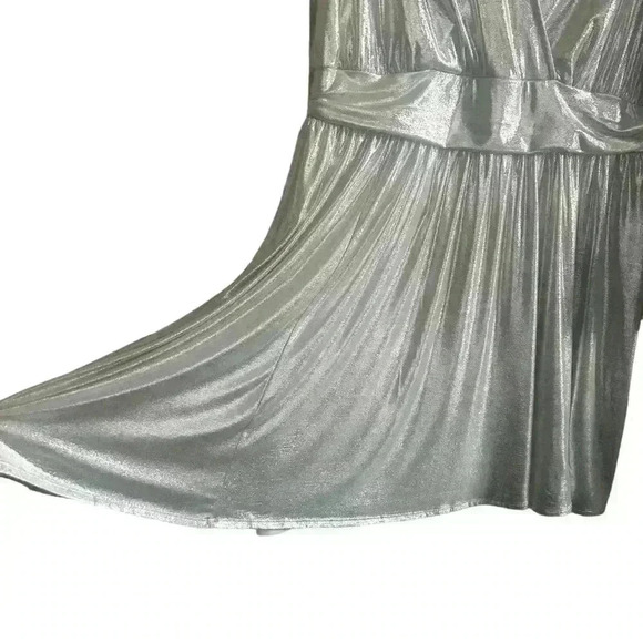 TORRID Metallic Silver Liquid Knit Surplice Mini Dress Size 1 / US 14/16 - Picture 4 of 9
